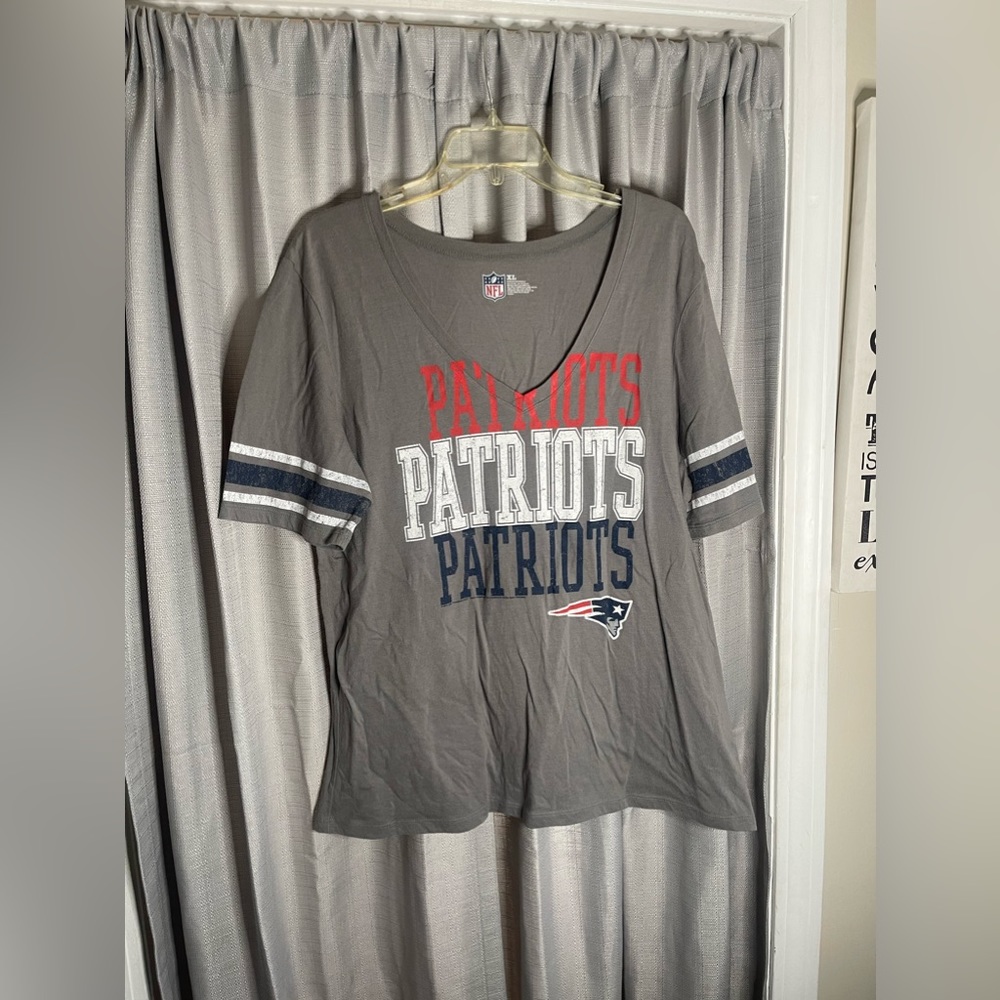 Patriots tshirt size XL